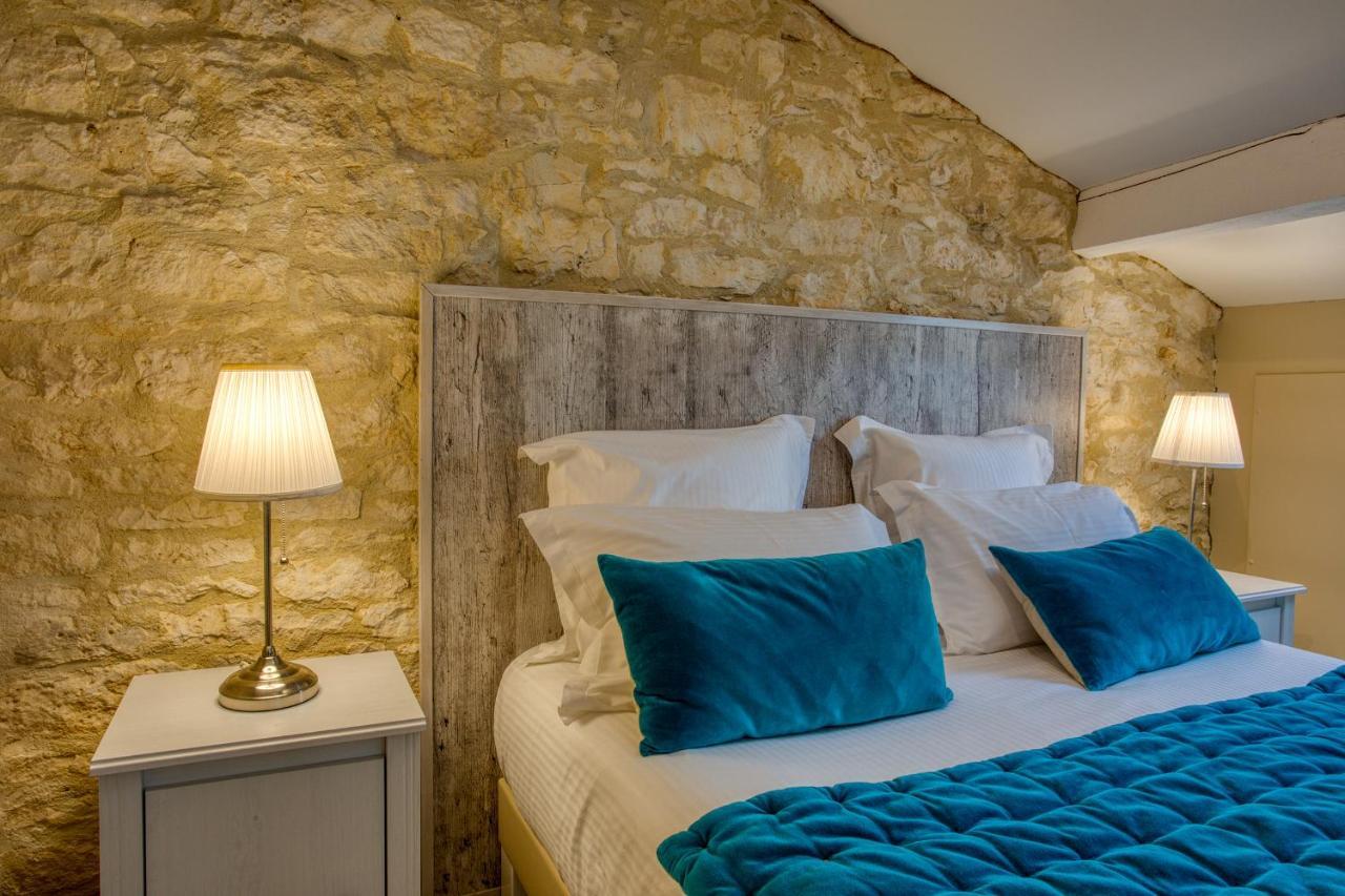 Domaine Des Pierres Blanches - Gite La Salamandre Villa Carlux Exterior foto